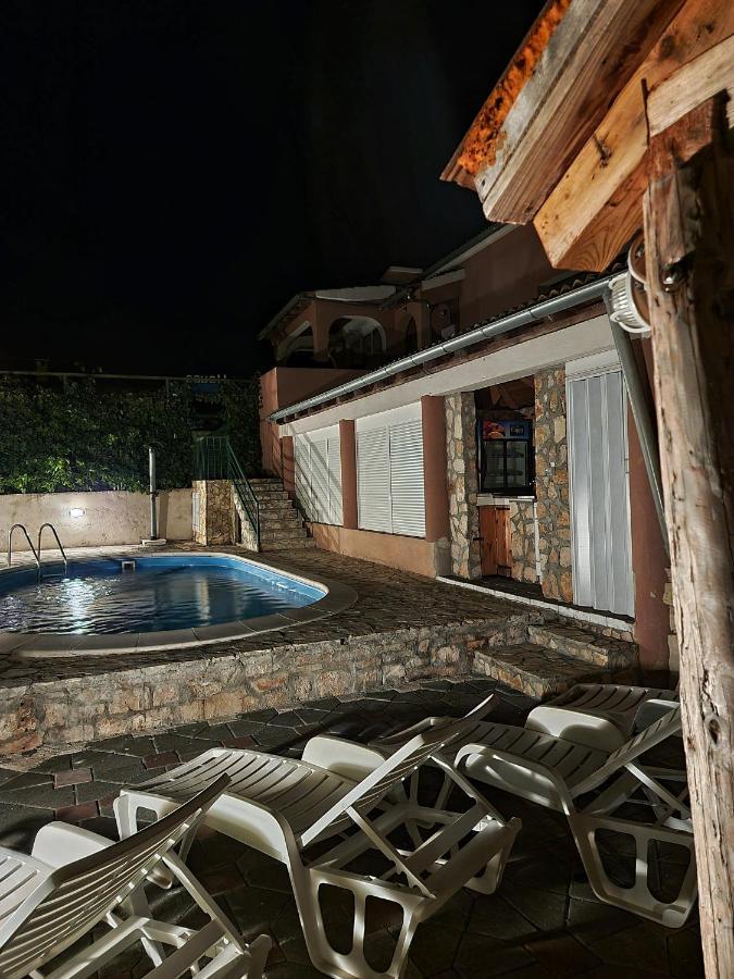 Guesthouse Dila Galovac  Exterior foto